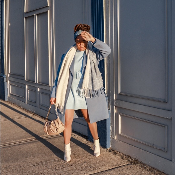 Meet your Posher, Amber Krystya - Picture 3 of 8